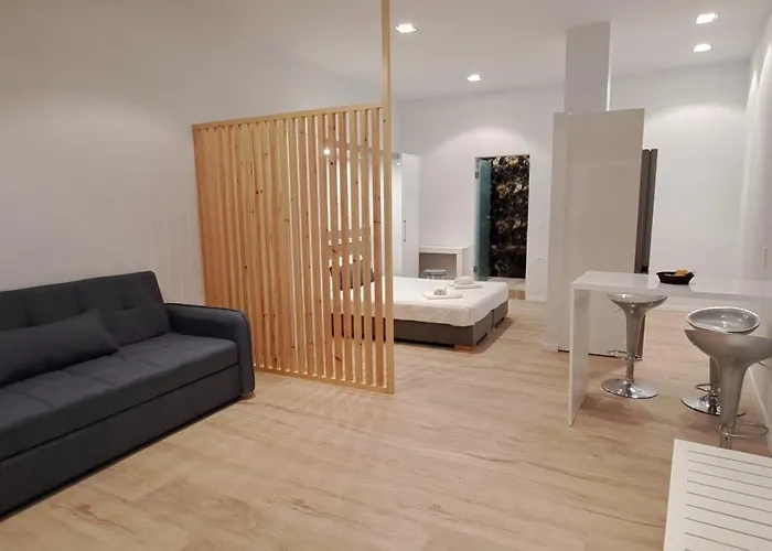 Deluxe Studio